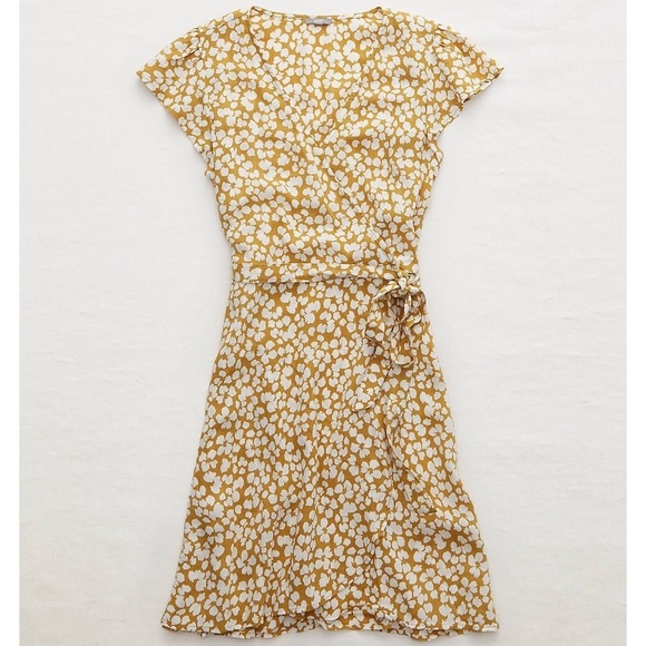 AERIE Floral Wrap Dress - Picture 2 of 10